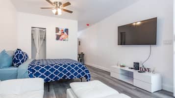 Iron/ironing board, travel cot, WiFi, bed sheets