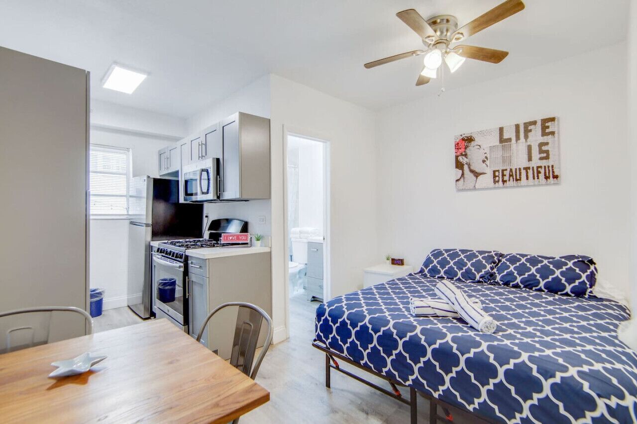 Private Ocean Dr Apt w/2 Queen Beds, Steps 2 Beach
