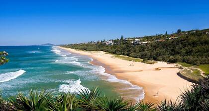 Generous Family Home with 4 Bedrooms, Pool, Pet Friendly