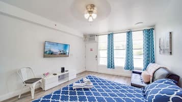 Iron/ironing board, travel cot, WiFi, bed sheets