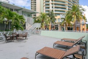 屋外ダイニングエリア