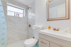 Hair dryer - Steps 2 Beach, Prime Ocean Dr Condo w/2 Queen Beds (Miami Beach)