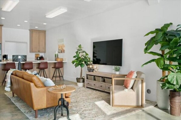 Living area - Fox Cove 3 (Chico)