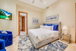 6 habitaciones, escritorio y tabla de planchar con plancha 