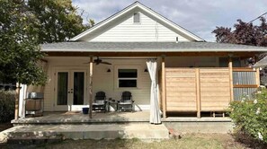 Exterior - The Peaceful Fox (Chico)