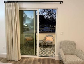 Interior - Fox Cove 4 (Chico)