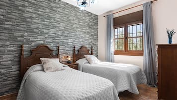 3 Schlafzimmer, Bügeleisen/Bügelbrett, kostenloses WLAN, Bettwäsche