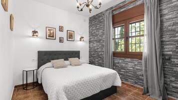 3 sovrum, strykjärn/strykbräda, gratis wi-fi och sängkläder