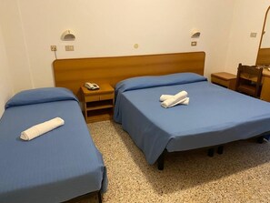 Brankas, meja kerja, dan Wi-Fi gratis