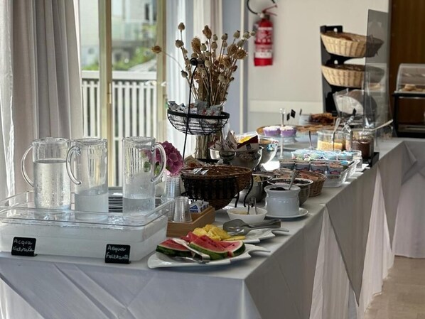 Tägliches inbegriffenes Frühstücksbuffet