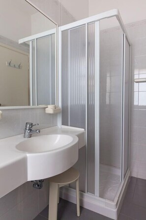 Free toiletries, hair dryer - Hotel Singapore (Cervia)
