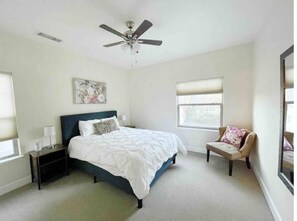 2 bedrooms - The Fox Manor on Esplanade 2 Bedroom Guest Home (Chico)