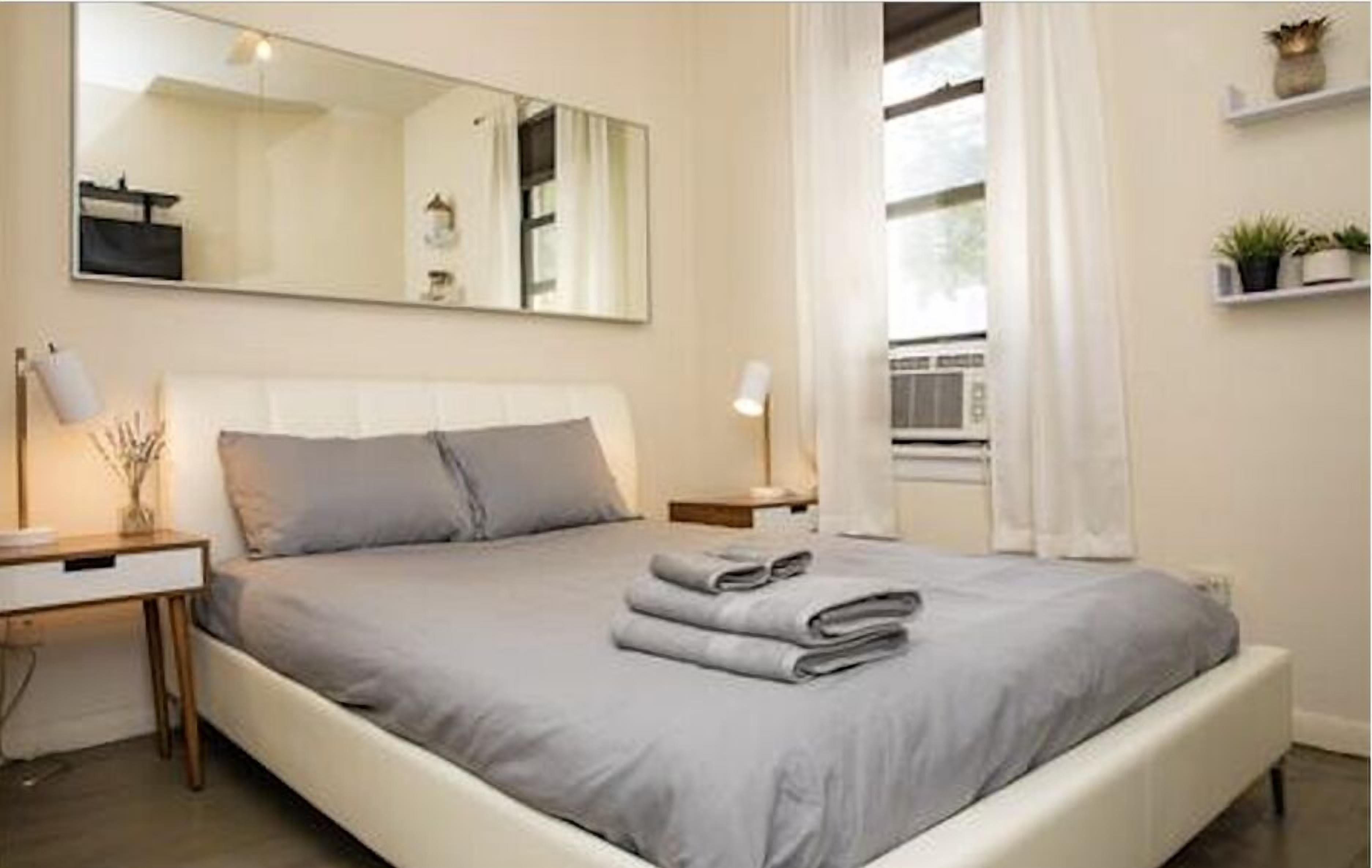 3 BR Apartment! Hudson Yards/Time Square!