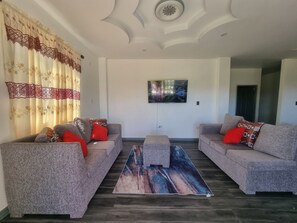 Family Apartment, 2 Bedrooms, Non Smoking, Pool Access | Interior - Diamond Cut Villa & Suites (Carnbee)