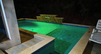 Diamond Cut Villa & Suites
