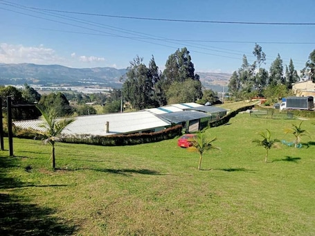 Exterior. Hotel chimeneas del dorado