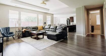 The Playful Fox- W/ Game Room