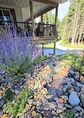 Property grounds - Experience panoramic views in ur 5-bed Frankfort retreat minute to Lake Michigan (Frankfort)