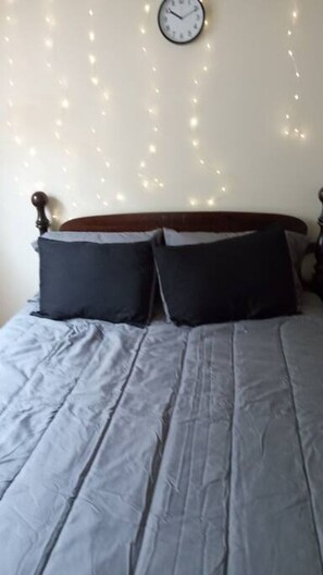 1 室のベッドルーム、デスク、アイロン / アイロン台、WiFi