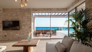 TV - Beachfront Brand New Villa (Ierapetra)