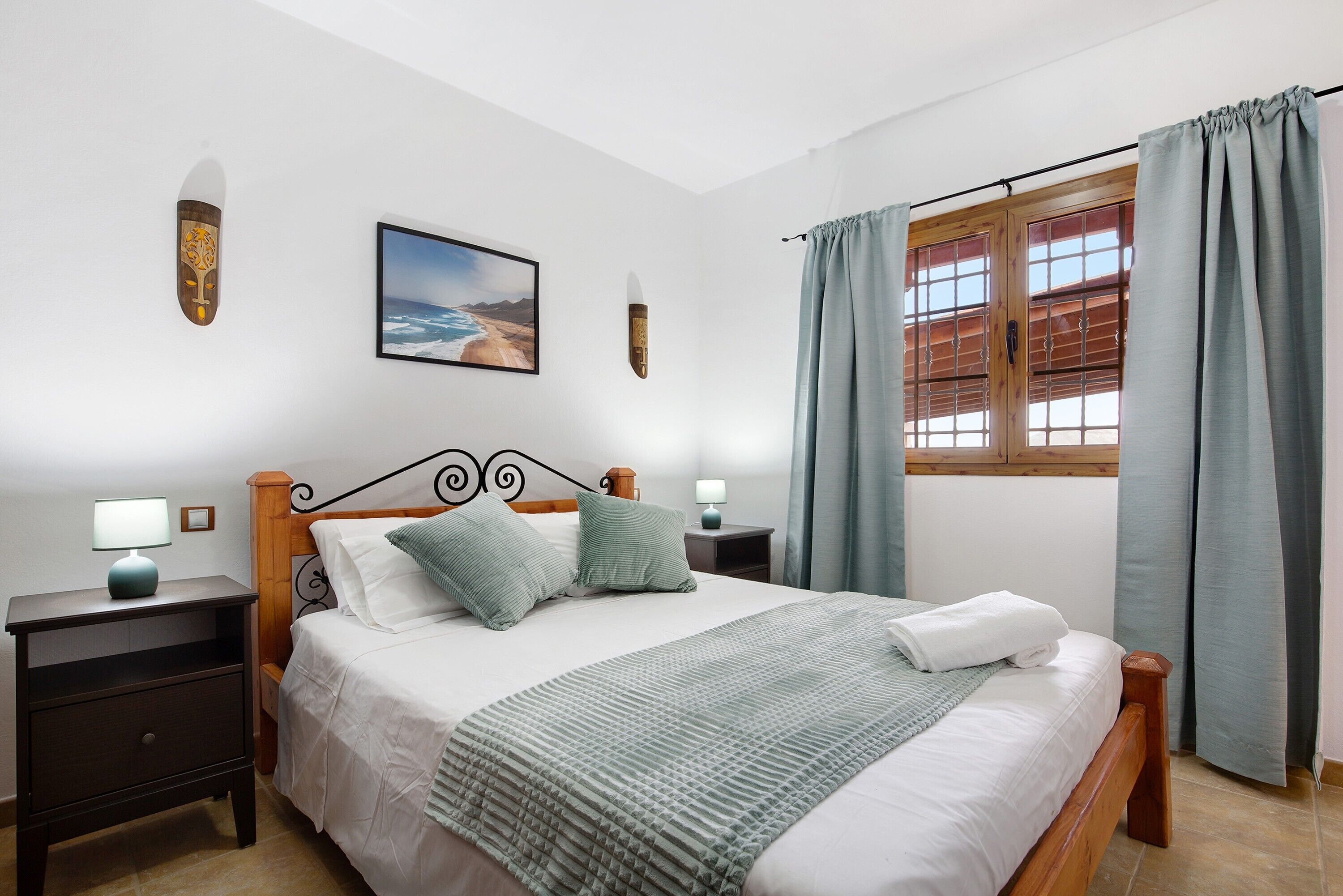 4 bedrooms, iron/ironing board, free WiFi, bed sheets