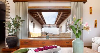 Vacation Home 'Casa Glory' with Mountain View, Wi-Fi and Air Conditioning