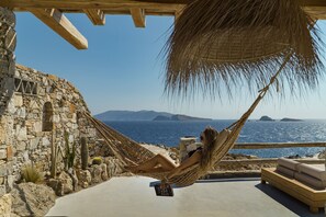 Villa Deluxe, 2 habitaciones, para no fumadores, junto a la alberca | Sábanas italianas Frette y ropa de cama de alta calidad