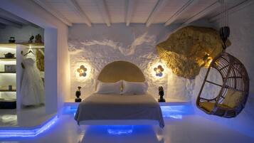 Deluxe Villa, 2 Bedrooms, Non Smoking, Poolside | Frette Italian sheets, premium bedding, Select Comfort beds