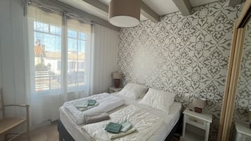 5 chambres, fer et planche Ă repasser, lit parapluie, draps fournis