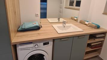 Toallas y papel de baño