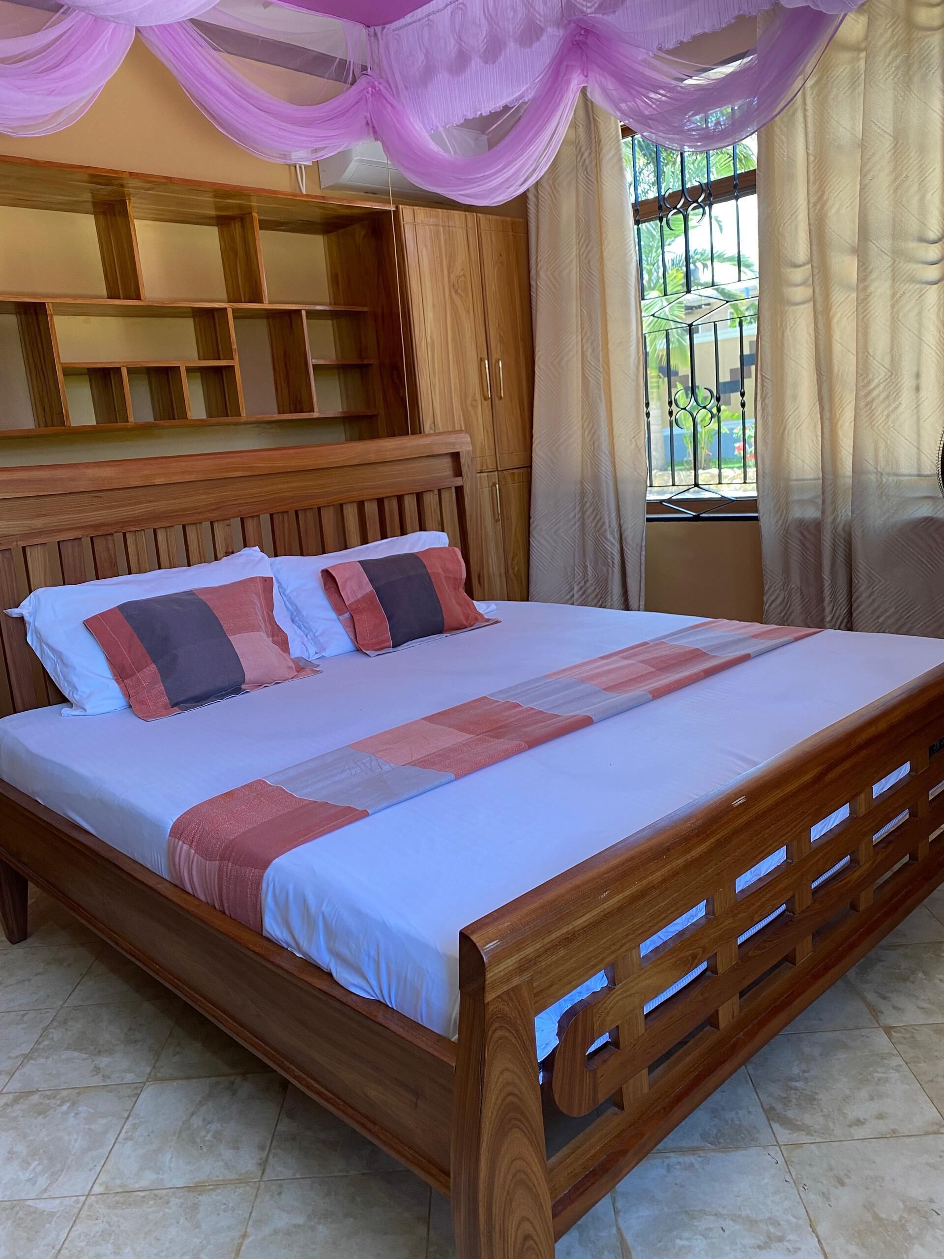 5 Schlafzimmer, Bügeleisen/Bügelbrett, Reisekinderbett, WLAN