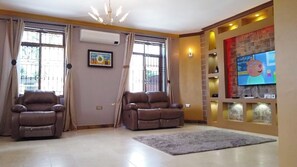 Interior - Luxury villa Garden  (Dar es Salaam)