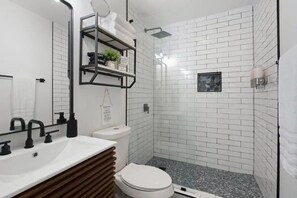 タオル、石鹸、シャンプー