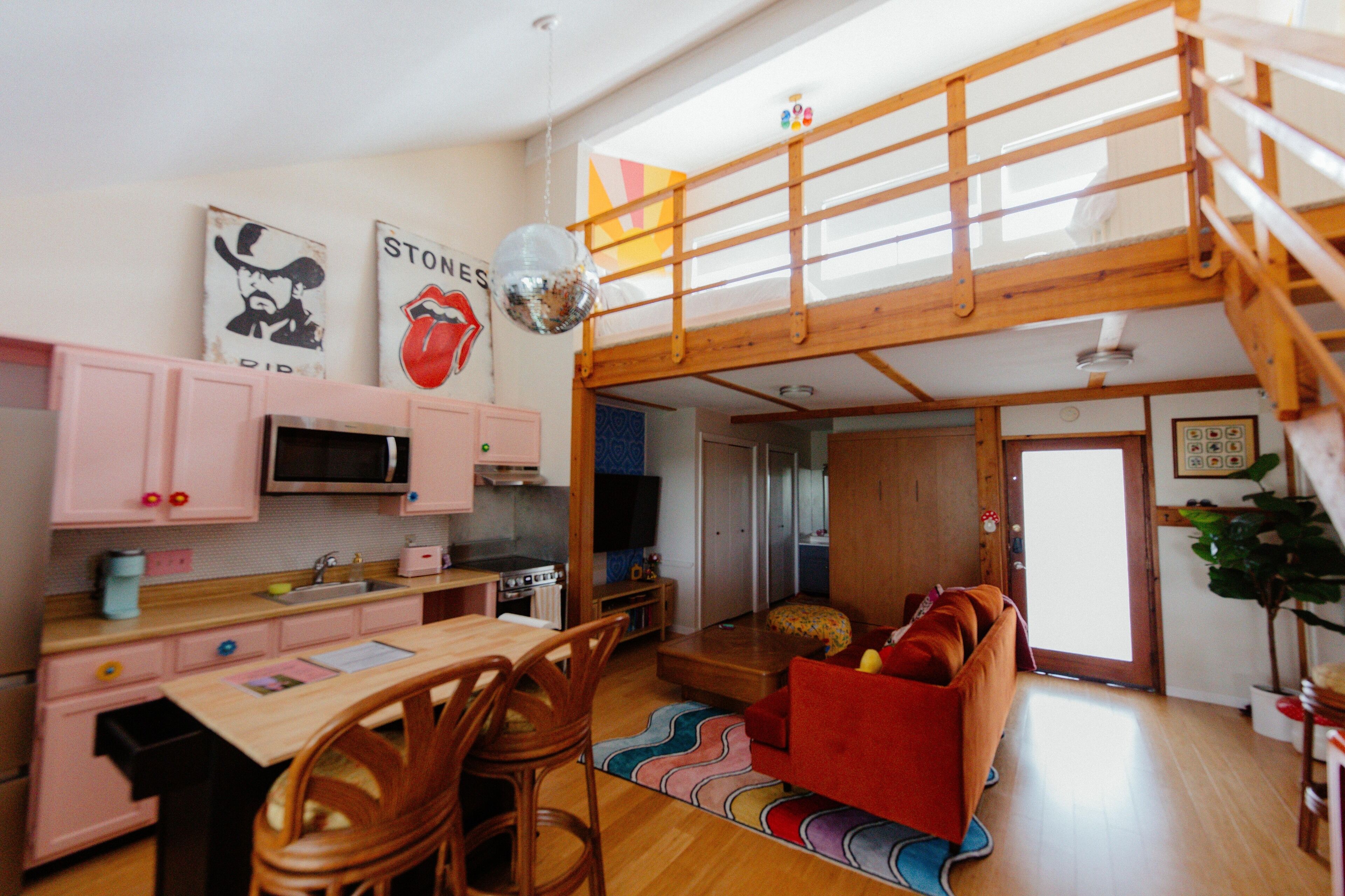 Colorful Disco Loft in Zilker!