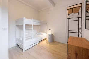 2 makuuhuonetta, silitysrauta/-lauta, Wi-Fi, vuodevaatteet