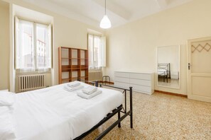 2 slaapkamers, een strijkplank/strijkijzer, wifi