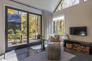 Smart TV, fireplace - Serene Modern Cabin | Hiking | Private Hot Tub | Firelight at Shope Creek (Asheville)