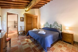 7 chambres, fer et planche Ă repasser, Wi-Fi, draps fournis