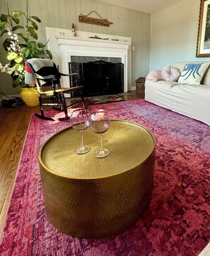 Interior - Cheerful 3bd Cape yards from beach/ river access (Waterford)