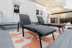 Terrace/patio - Fox at Fourth Street Walk to downtown Chico (Chico)