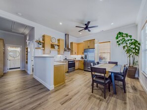 Refrigerador, horno, placa de cocina, lavavajillas