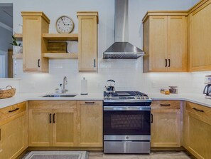 Refrigerador, horno, placa de cocina, lavavajillas