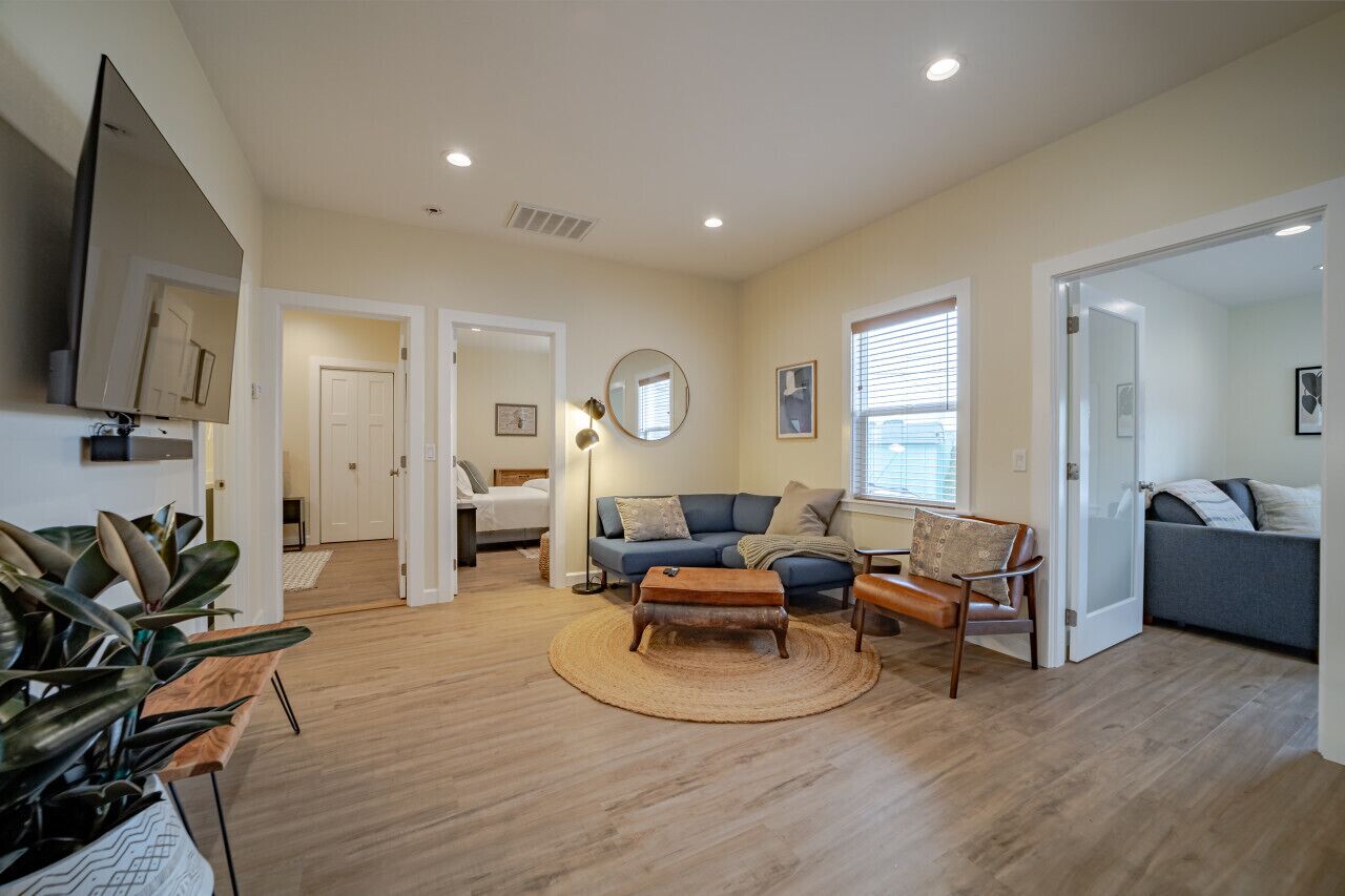 3 bedrooms, desk, iron/ironing board, travel crib