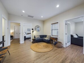 Télévision, chaîne hi-fi