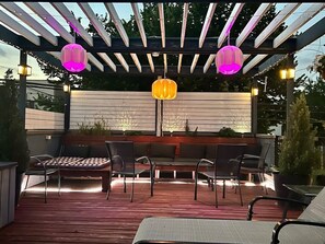 Terrace/patio - The Banksy-King Bed-Firepit-Rooftop-United Center (Chicago)
