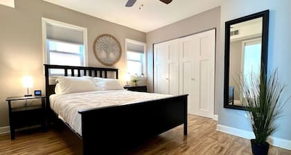 Bridgeport Place -free parking, McCormick-Sox Park