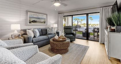 Oceanfront Luxury Retreat/Newly Remodeled/Steps to Sand & Surf