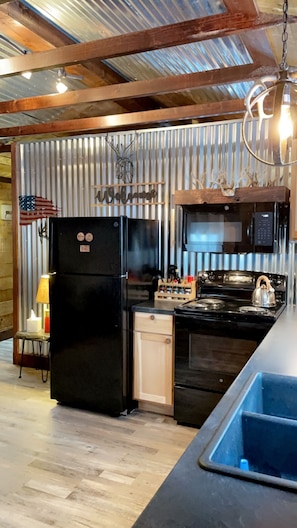 Fridge, microwave, oven, stovetop - ‘The Huntsman’ ~ Elk Run Estates #4 (Cheboygan)