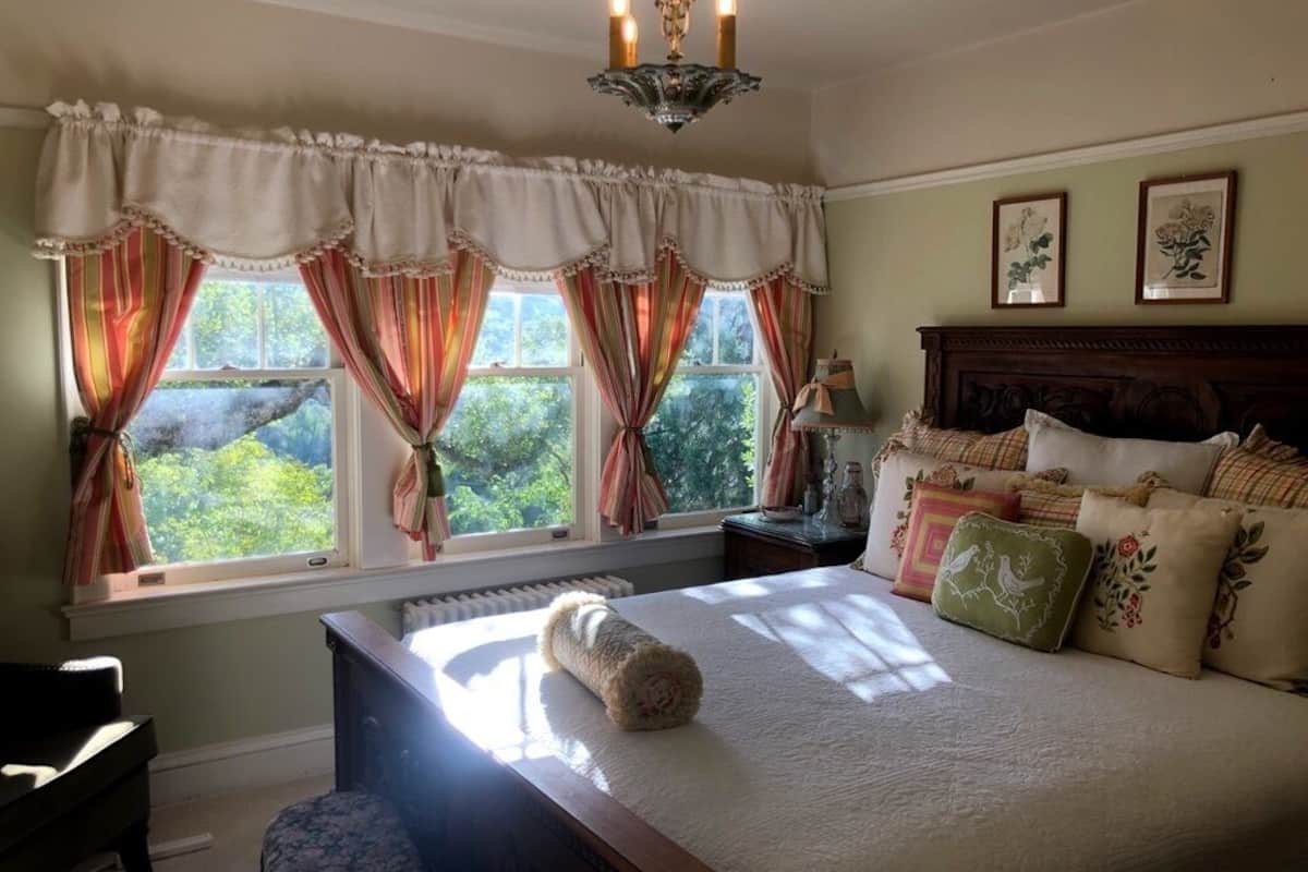Egyptian cotton sheets, premium bedding, pillow-top beds