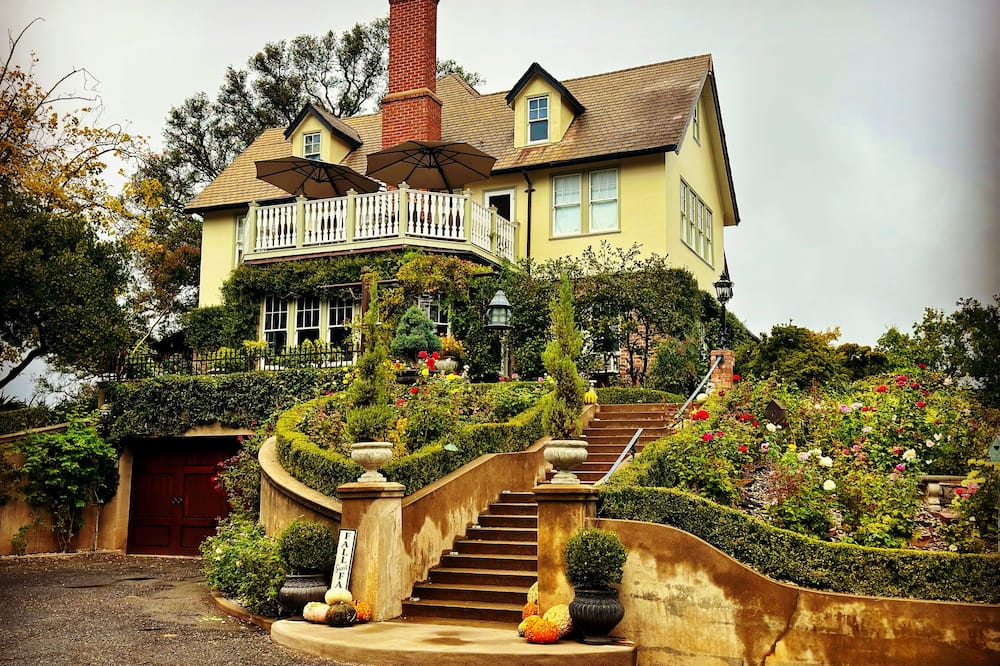 The Inn on Knowles Hill